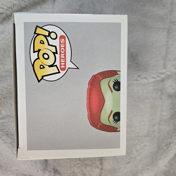 Poison Ivy Funko Pop - Picture 5 of 6